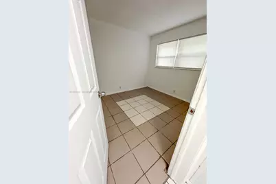 2840 NW 15th Ct #2, Fort Lauderdale, FL 33311 - Photo 10