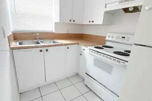 2840 NW 15th Ct, Fort Lauderdale, FL 33311 - Photo 4