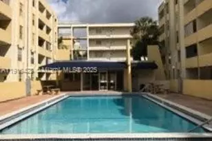 10000 NW 80th Ct, Hialeah Gardens, FL 33016 - Photo 8
