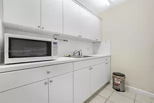 800 SW 131st Ave, Pembroke Pines, FL 33027 - Photo 8
