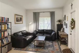 1002 SW 144th Ave, Pembroke Pines, FL 33027 - Photo 10