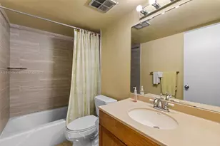 1087 Forest Lakes Dr, Naples, FL 34105 - Photo 30