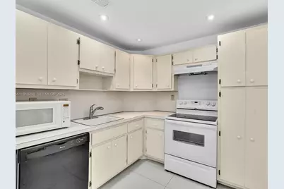 300 Bayview Dr #902, Sunny Isles Beach, FL 33160 - Photo 50