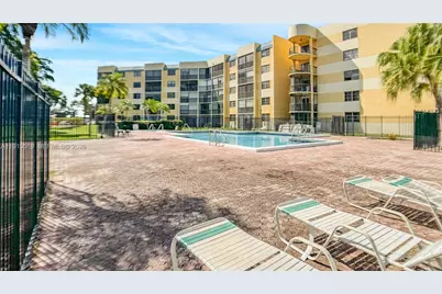 6405 W Oakland Park Blvd #2, Lauderhill, FL 33313 - Photo 28