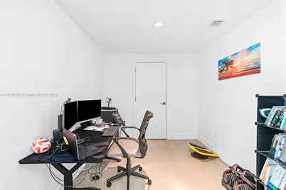 1080 Brickell Ave #1502, Miami, FL 33131 - Photo 8