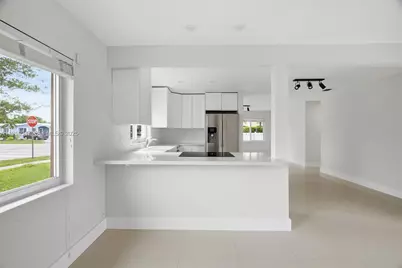5250 SW 96th Ave, Miami, FL 33165 - Photo 10