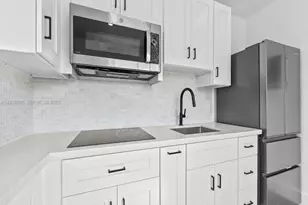 300 NW 7th Ave, Miami, FL 33128 - Photo 4