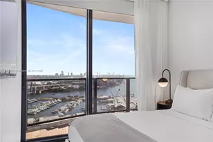 398 NE 5th St, Miami, FL 33132 - Photo 12