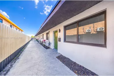 920 NW 8th Ave #1, Pompano Beach, FL 33060 - Photo 2