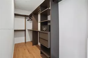 398 NE 5th St, Miami, FL 33132 - Photo 24