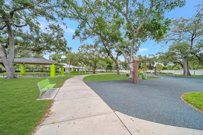 741 SW 2nd Ct, Hallandale Beach, FL 33009 - Photo 34