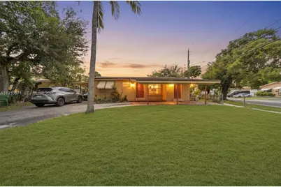 741 SW 2nd Ct, Hallandale Beach, FL 33009 - Photo 2