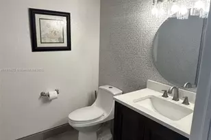 18859 NW 86th Ave, Hialeah, FL 33015 - Photo 14