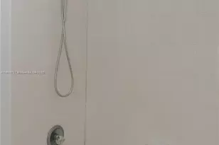 100 Bayview Dr, Sunny Isles Beach, FL 33160 - Photo 14