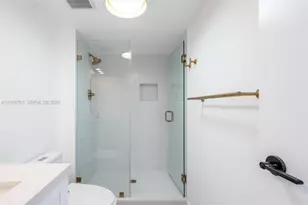 3675 N Country Club Dr, Aventura, FL 33180 - Photo 38