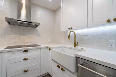 3675 N Country Club Dr #1906, Aventura, FL 33180 - Photo 8