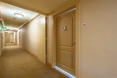 3675 N Country Club Dr #1906, Aventura, FL 33180 - Photo 40