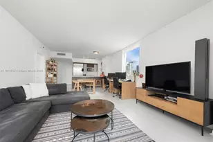 55 SE 6th St, Miami, FL 33131 - Photo 10