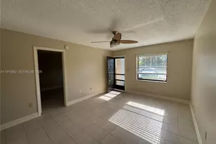 6031 Shaker Wood Cir, Tamarac, FL 33319 - Photo 8