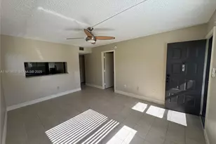 6031 Shaker Wood Cir, Tamarac, FL 33319 - Photo 6