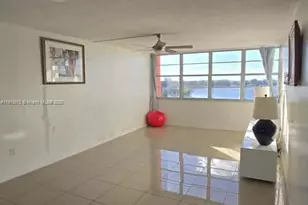 1301 NE Miami Gardens Dr, Miami, FL 33179 - Photo 16