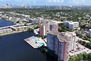 1301 NE Miami Gardens Dr, Miami, FL 33179 - Photo 2