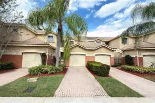 3887 Tree Top Dr, Weston, FL 33332 - Photo 2