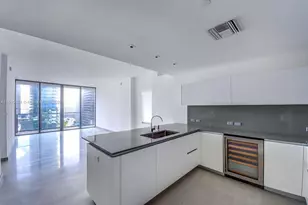 88 SW 7th St, Miami, FL 33130 - Photo 10