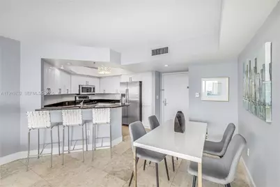 1800 Sunset Harbour Dr #715, Miami Beach, FL 33139 - Photo 12
