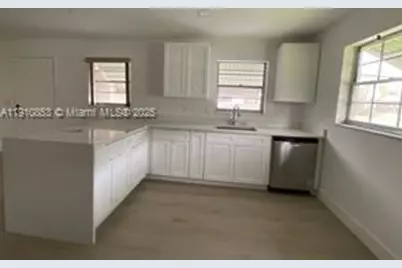 504 Sandpiper Cir, Delray Beach, FL 33445 - Photo 4