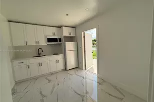 9824 SW 26th Terrace, Miami, FL 33165 - Photo 4