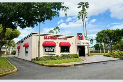 7225 W Okaland Pard Blvd, Lauderhill, FL 33313 - Photo 2