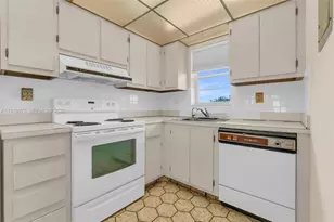 3100 W Rolling Hills Cir, Davie, FL 33328 - Photo 22