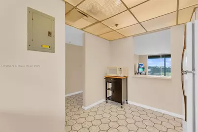 3100 W Rolling Hills Cir #707, Davie, FL 33328 - Photo 14