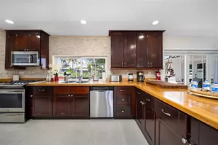 31 SE 12th St, Pompano Beach, FL 33060 - Photo 14