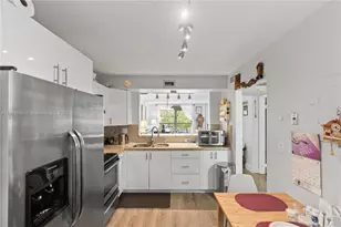 1000 Colony Point Cir, Pembroke Pines, FL 33026 - Photo 44