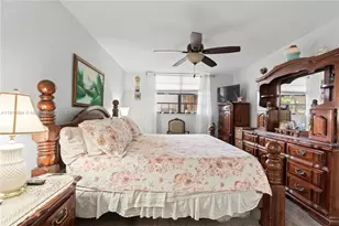 1000 Colony Point Cir, Pembroke Pines, FL 33026 - Photo 14
