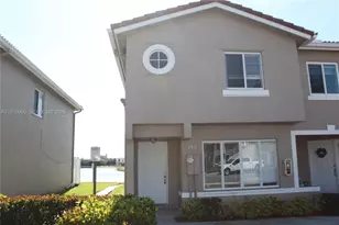 180 Riviera Cir, Weston, FL 33326 - Photo 2