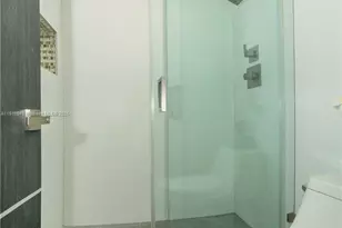 100 Bayview Dr, Sunny Isles Beach, FL 33160 - Photo 50