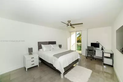 100 Bayview Dr #325, Sunny Isles Beach, FL 33160 - Photo 38