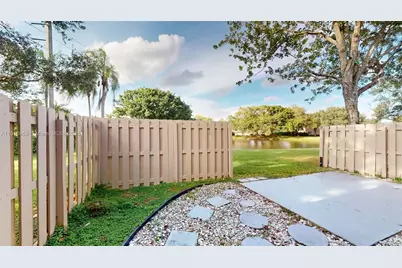 11175 SW 17th Mnr #11175, Davie, FL 33324 - Photo 4