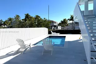27346 Martinique Ln, Lower Sugarloaf Key, FL 33042 - Photo 4