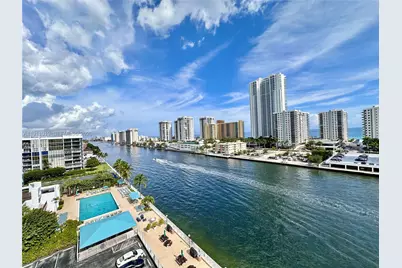 800 Parkview Dr #1021, Hallandale Beach, FL 33009 - Photo 2