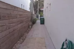 2920 Catalina St, Miami, FL 33133 - Photo 30