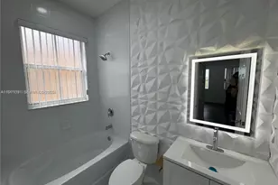 10012 NW 7th St, Miami, FL 33172 - Photo 16