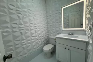 10012 NW 7th St, Miami, FL 33172 - Photo 24