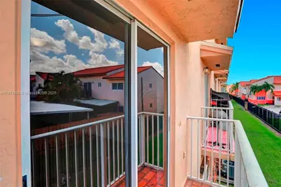 7755 W 30th Ct #E-210, Hialeah, FL 33018 - Photo 12