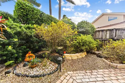 7665 Sierra Dr W, Boca Raton, FL 33433 - Photo 24