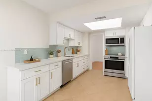 6102 NW 68th Terrace, Tamarac, FL 33321 - Photo 4