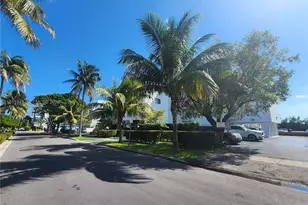 3944 NE 167th St, North Miami Beach, FL 33160 - Photo 26